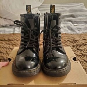 Girls size 4 Dr. Martens